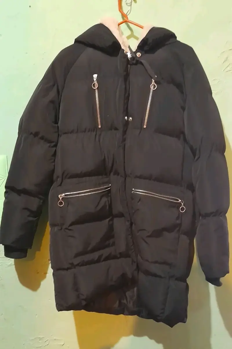 Chaqueta negra con bordados étnicos - 5