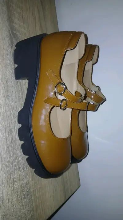 Zapatos Mary Jane de charol marrón con plataforma - miniatura 1