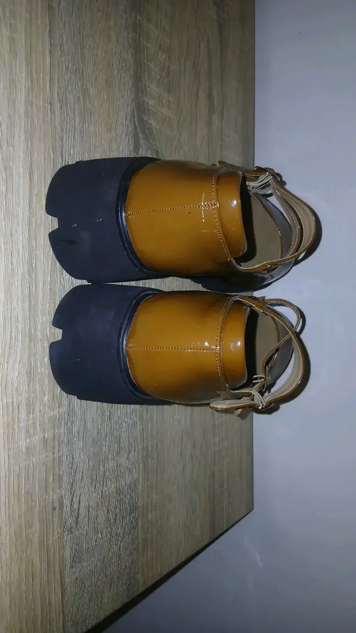 Zapatos Mary Jane de charol marrón con plataforma - 4
