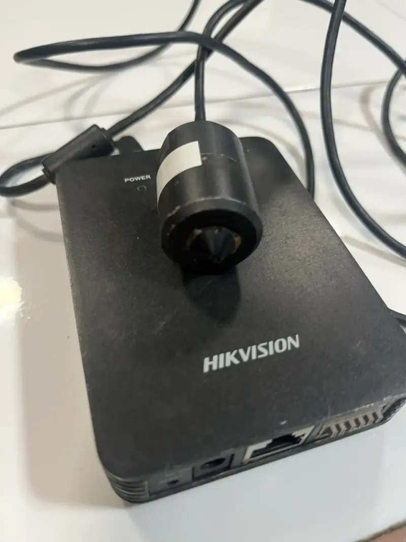 Cámara de seguridad Hikvision con cables - 5