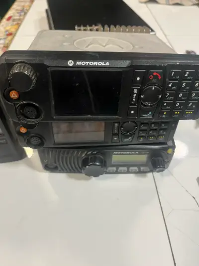 Radios Motorola XTL 1500  profesionales - miniatura 2