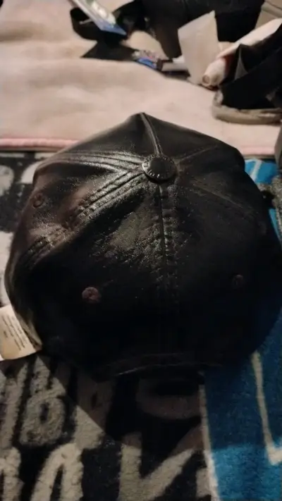 Gorra negra Armani Exchange con logo AX - miniatura 2