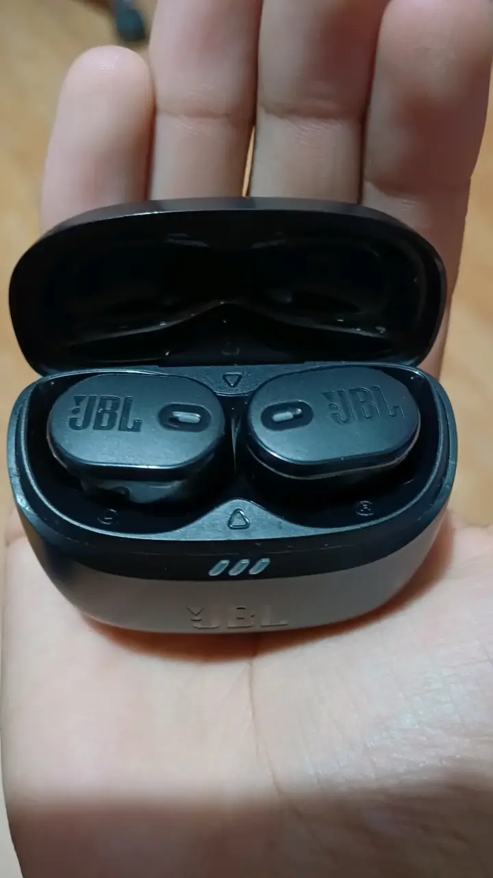 Audífonos inalámbricos JBL Tune Buds 2 negros - 1