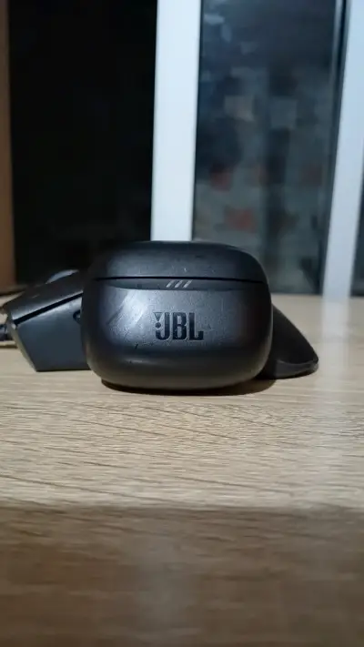 Audífonos inalámbricos JBL Tune Buds 2 negros - miniatura 3