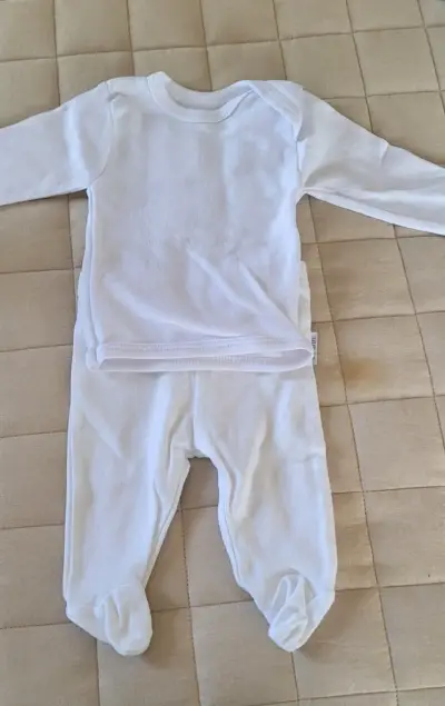 Conjunto de ropa para bebé con diseños variados - miniatura 2