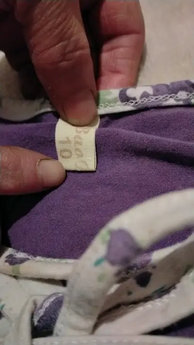 Vestido infantil con estampado floral y cerezas - miniatura 3