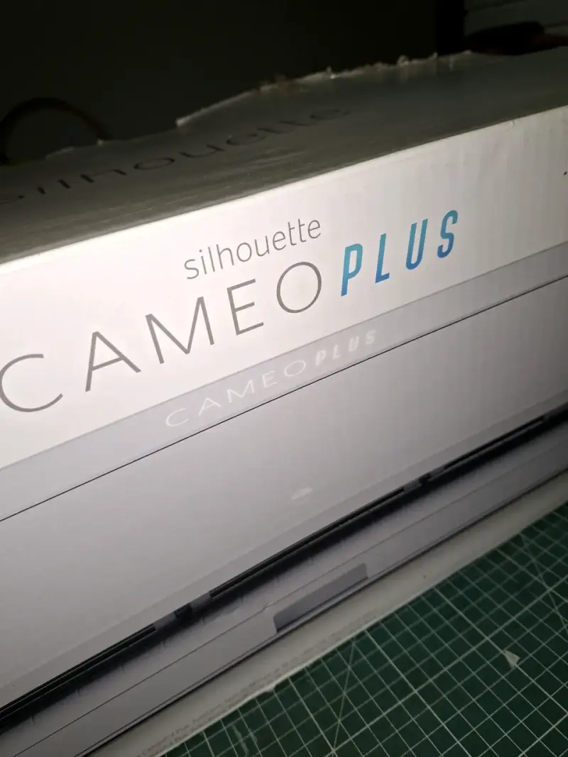 Plotter de Corte Silhouette Cameo Plus - 1