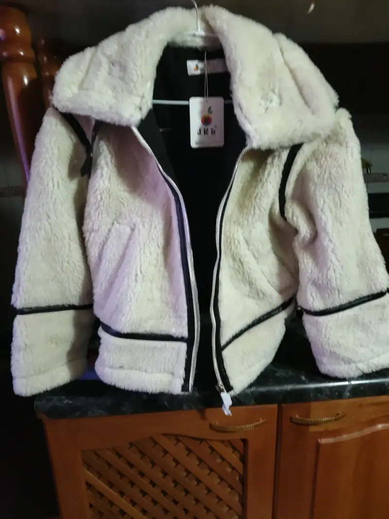 Chaqueta de lana sintética con cierre