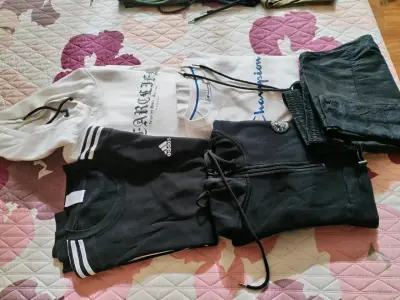 Lote de ropa de hombre - miniatura 1