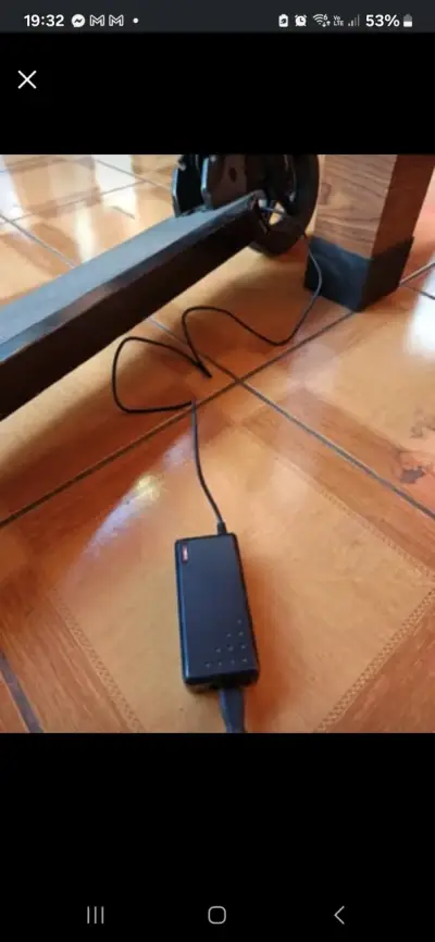Scooter eléctrico plegable con cargador - miniatura 1