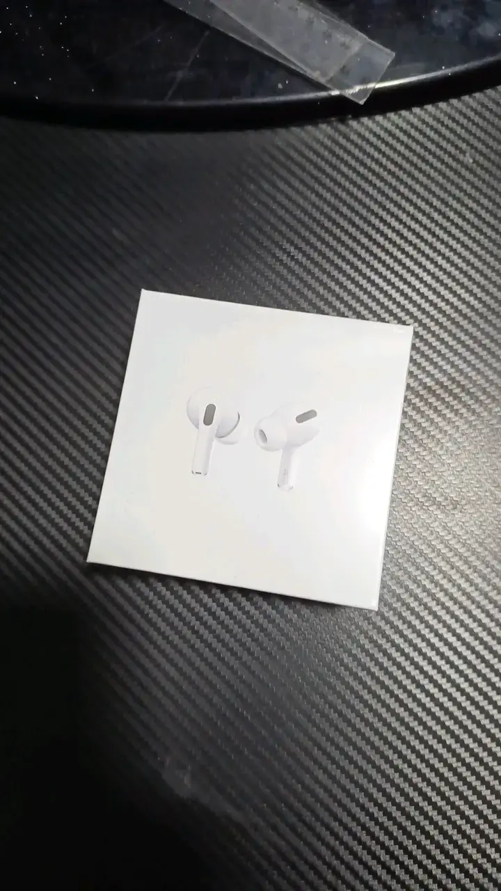 Apple AirPods Pro con estuche MagSafe - 1