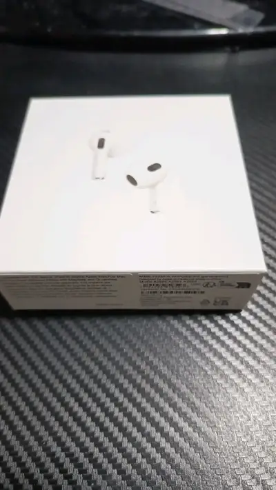 Apple AirPods con estuche de carga MagSafe - miniatura 4