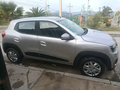 Renault Kwid 2022 en buen estado, color plata - miniatura 3
