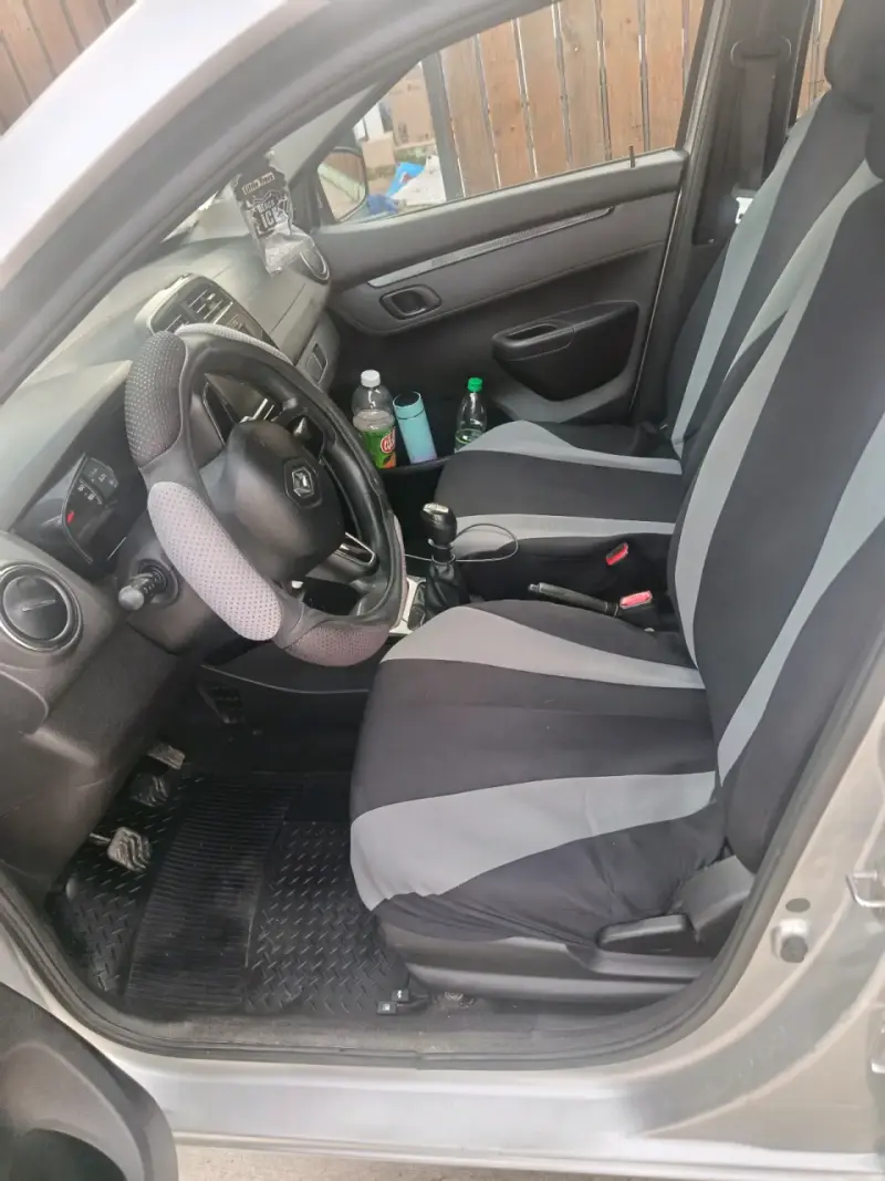 Renault Kwid 2022 en buen estado, color plata - 6