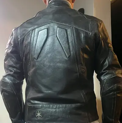 Chaqueta de cuero negra Yamaha para motociclista - miniatura 1