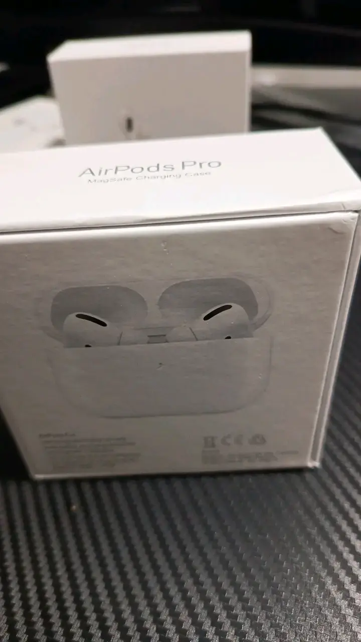 Apple AirPods Pro con Estuche de Carga MagSafe - 3