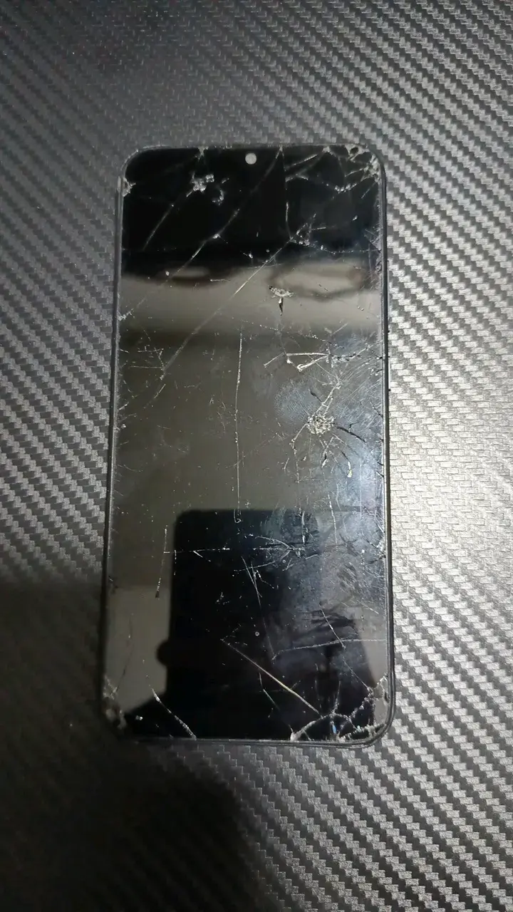 Teléfono Xiaomi Redmi 10A con pantalla rota