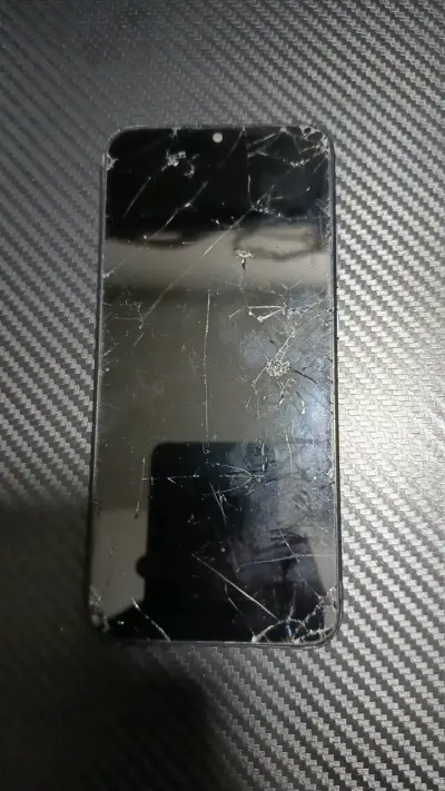 Teléfono Xiaomi Redmi 10A con pantalla rota - miniatura 1