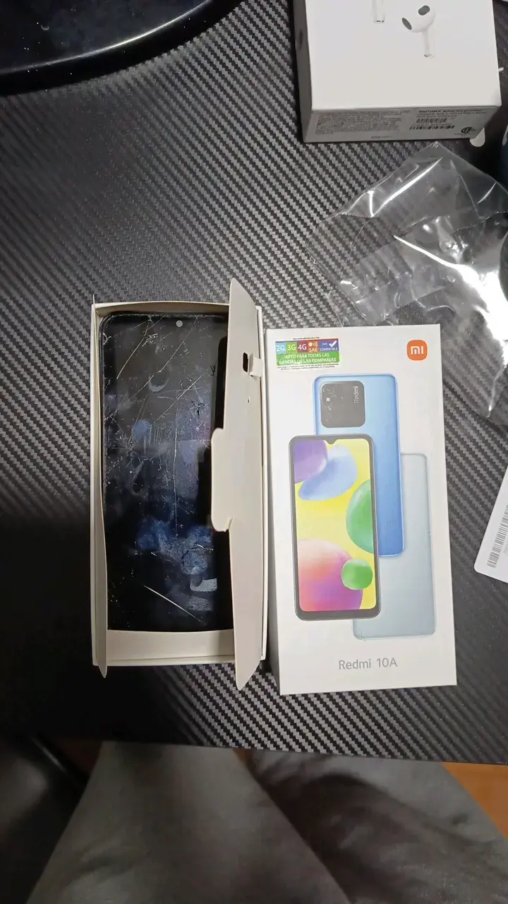 Teléfono Xiaomi Redmi 10A con pantalla rota - 3