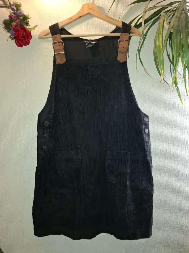 Jardinera vestido negro con tirantes ajustables - 1