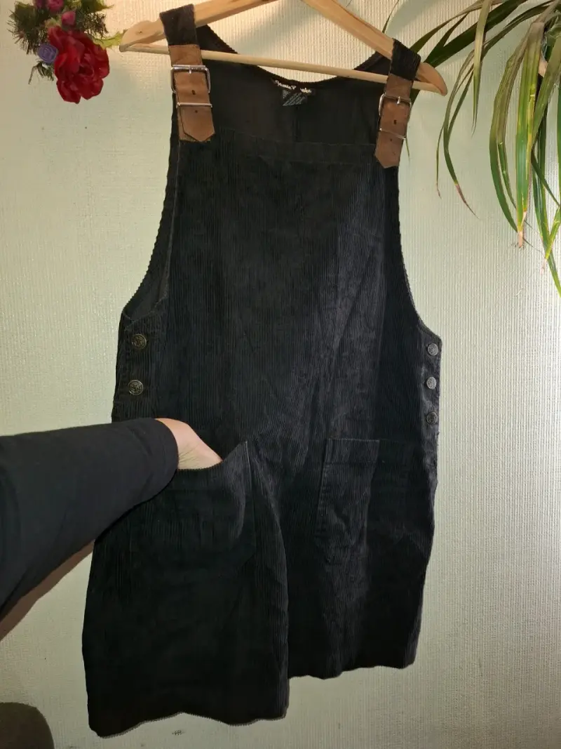 Jardinera vestido negro con tirantes ajustables - 2