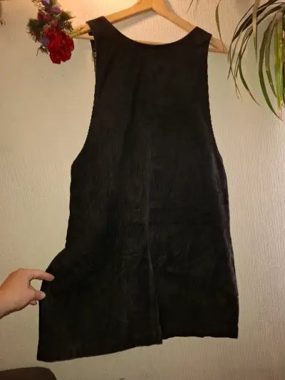 Jardinera vestido negro con tirantes ajustables - miniatura 6