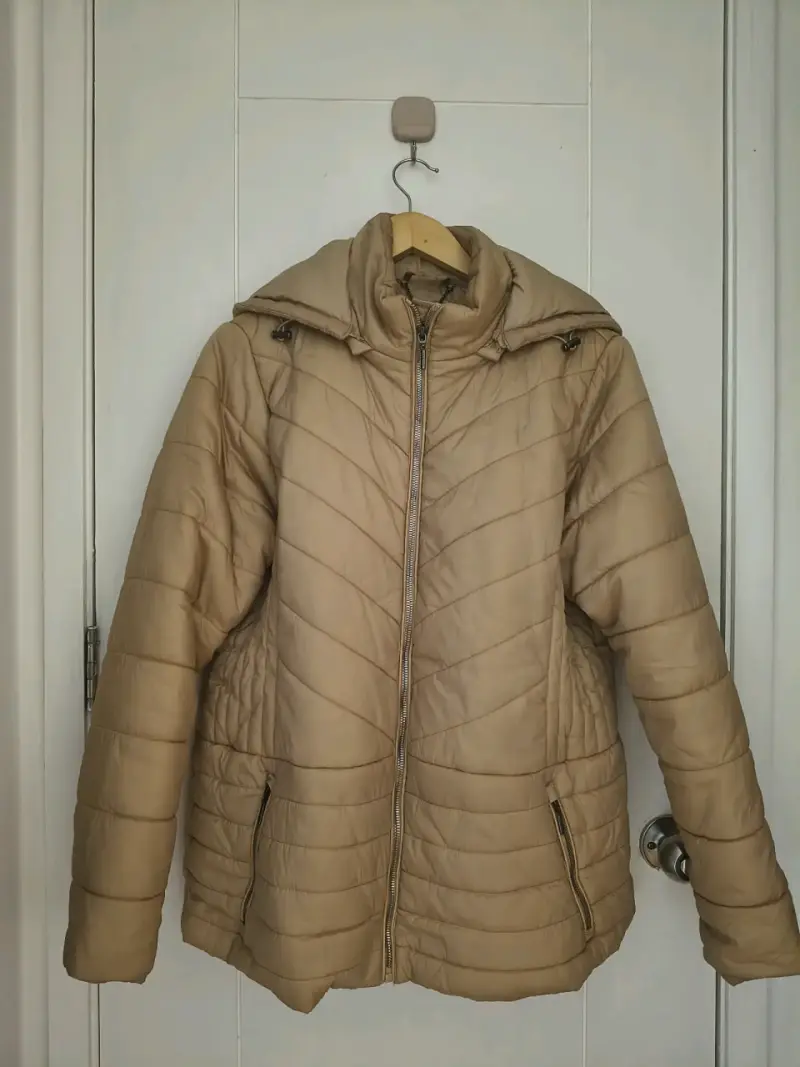Parka color beige. Marca Lorenzo di Pontti - 1