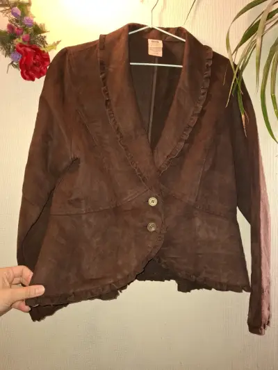 Chaqueta de gamuza marrón con volantes - miniatura 1