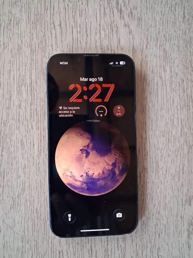 iPhone 14 en buen estado con batería al 88% - 2