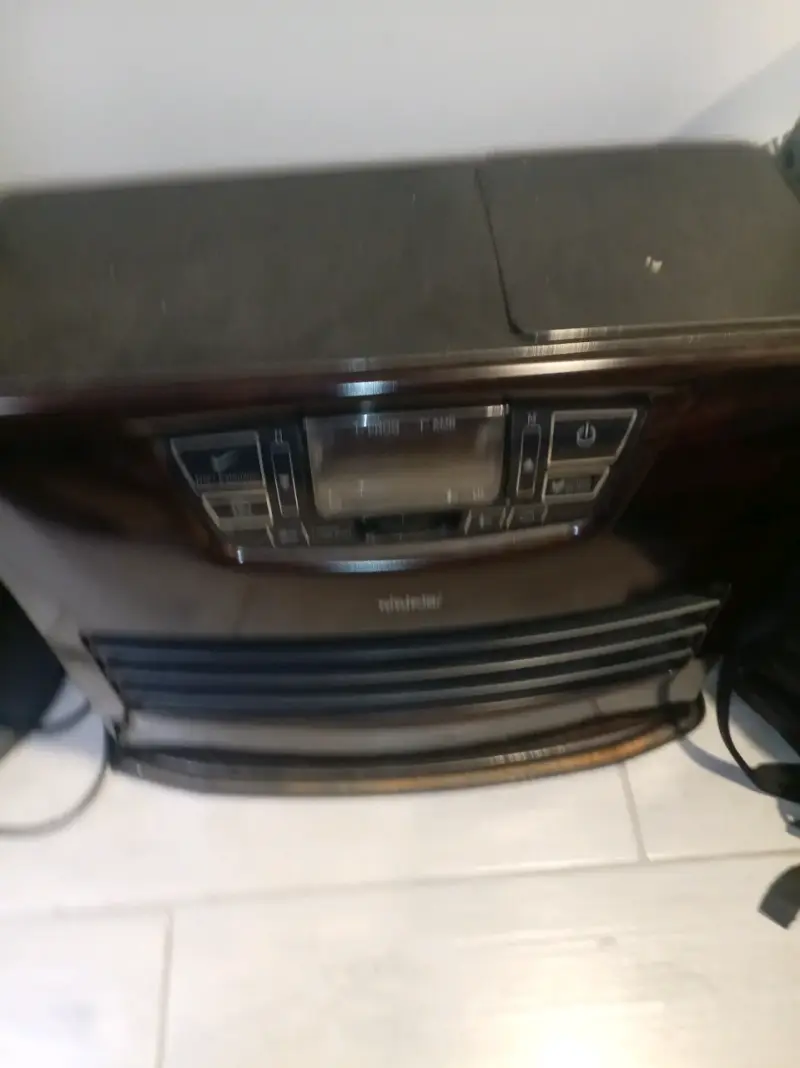 Calefactor a parafina Toyotomi con control digital - 1