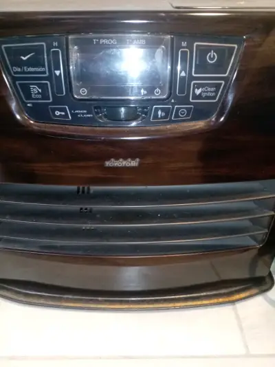 Calefactor a parafina Toyotomi con control digital - miniatura 3