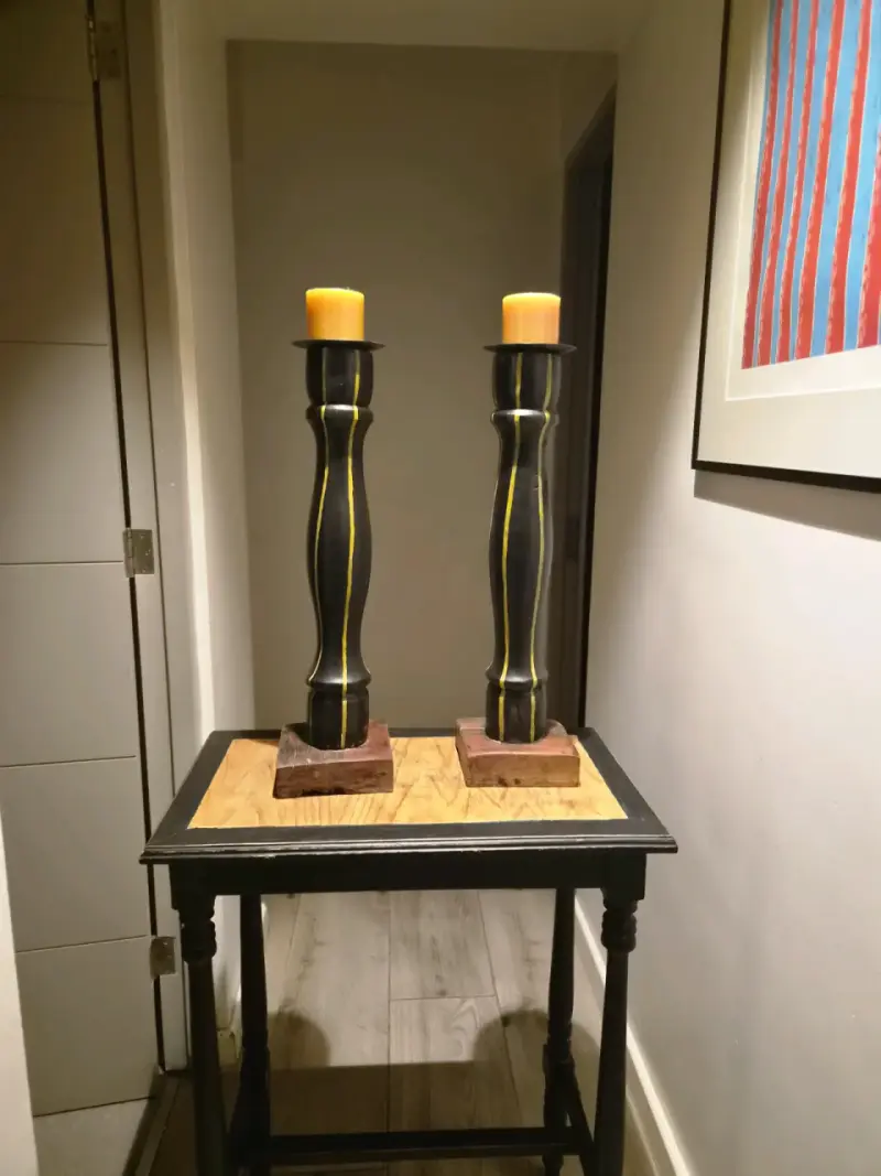 Candelabros de madera decorativos altos - 2