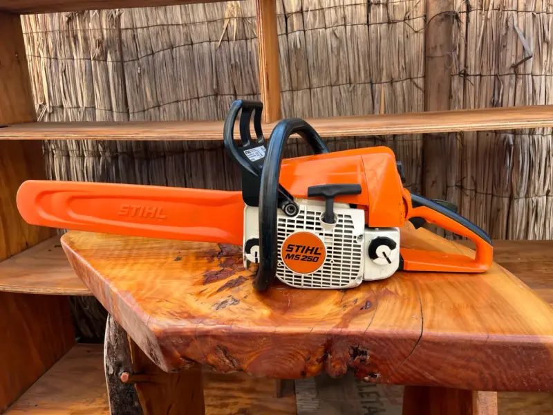 Motosierra Stihl MS 250 en buen estado - 2