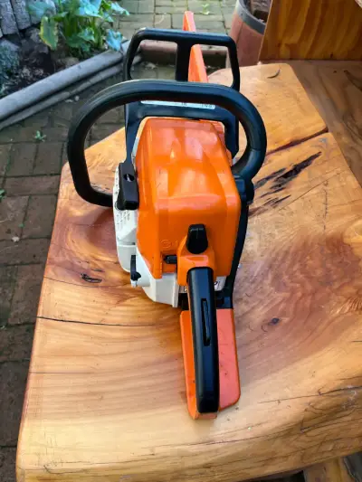 Motosierra Stihl MS 250 en buen estado - miniatura 3