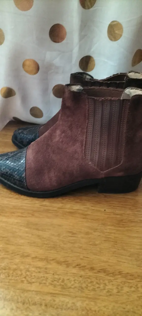 Botines de reno marrón con punta de serpiente - 2