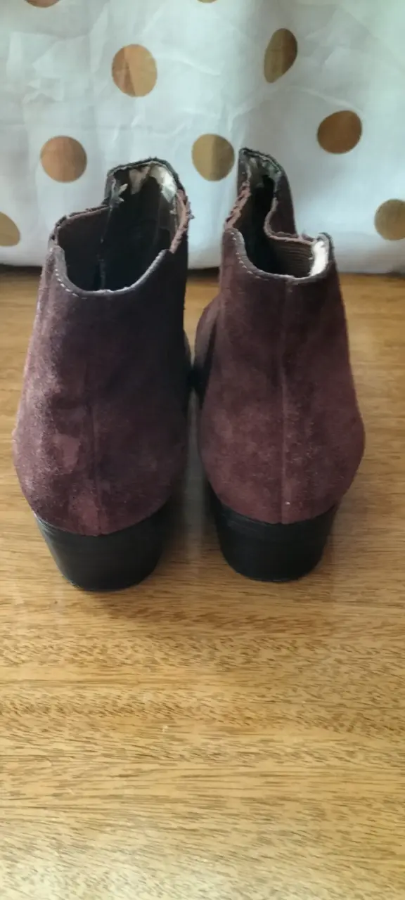 Botines de reno marrón con punta de serpiente - 3