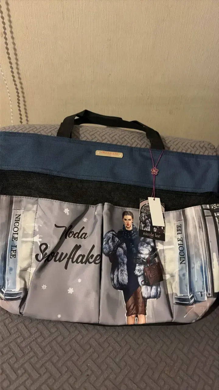 Bolso de viaje Nicole Lee con diseño moderno