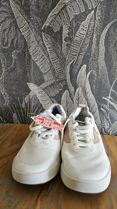 Zapatillas Vans blancas nuevas talla 40 - miniatura 1