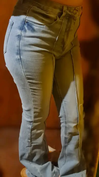 Jeans Flare de tiro alto - miniatura 3