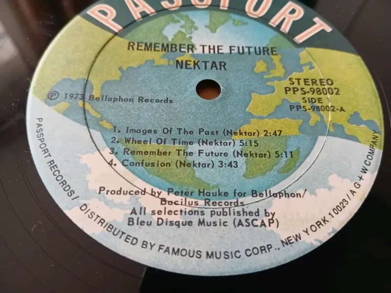 Vinilo Nektar Remember the Future en buen estado - 4