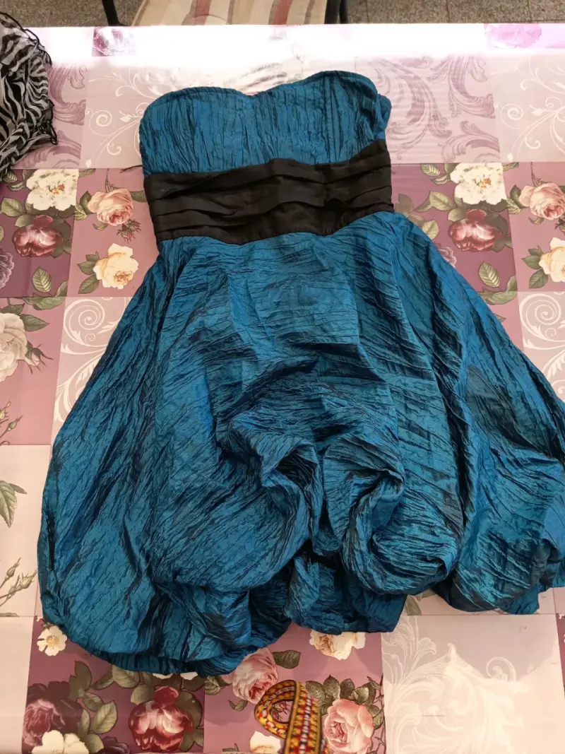 Chaqueta de pana rosada con capucha y forro polar - 5