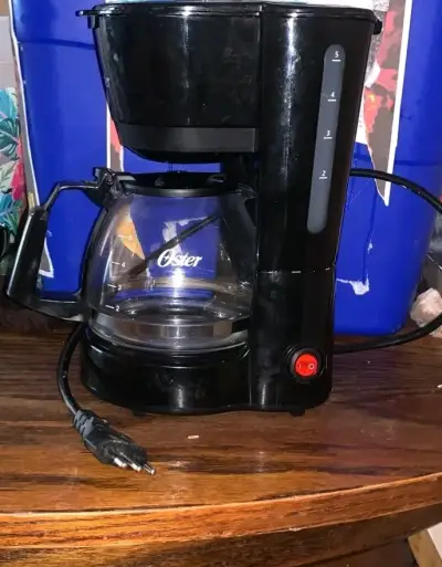 Cafetera Oster Negra de 5 Tazas - miniatura 1