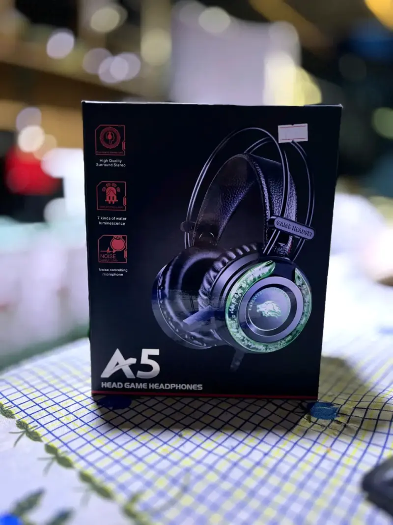 Auriculares Gamer A5 con Micrófono y Luces LED - 1