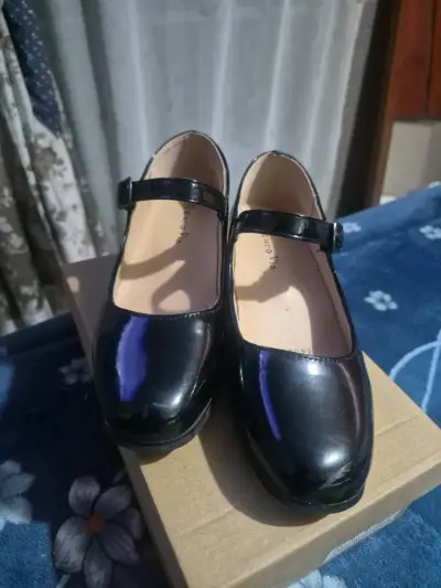 Zapatos de charol negro cueca talla 35 - miniatura 2