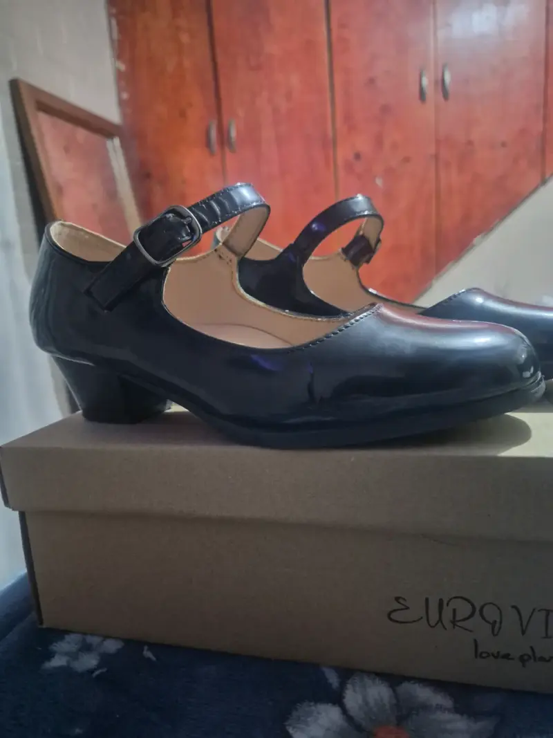 Zapatos de charol negro cueca talla 35 - 3