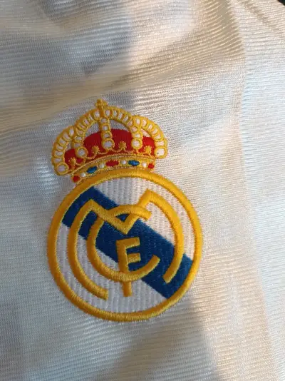 Camiseta fútbol real Madrid - miniatura 4
