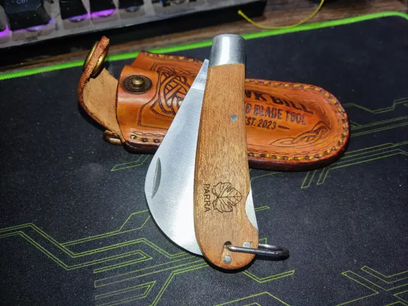 Cuchillo viticultor Hawk Bill con funda de cuero - 2