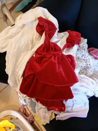 Lote de ropa y calzado infantil variado - miniatura 3