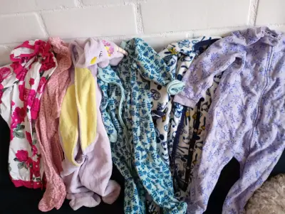 Lote de ropa y calzado infantil variado - miniatura 6