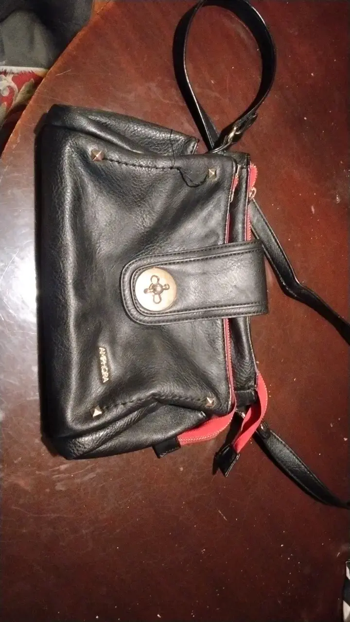 Cartera de cuero negra Amphora con detalles rojos - 1